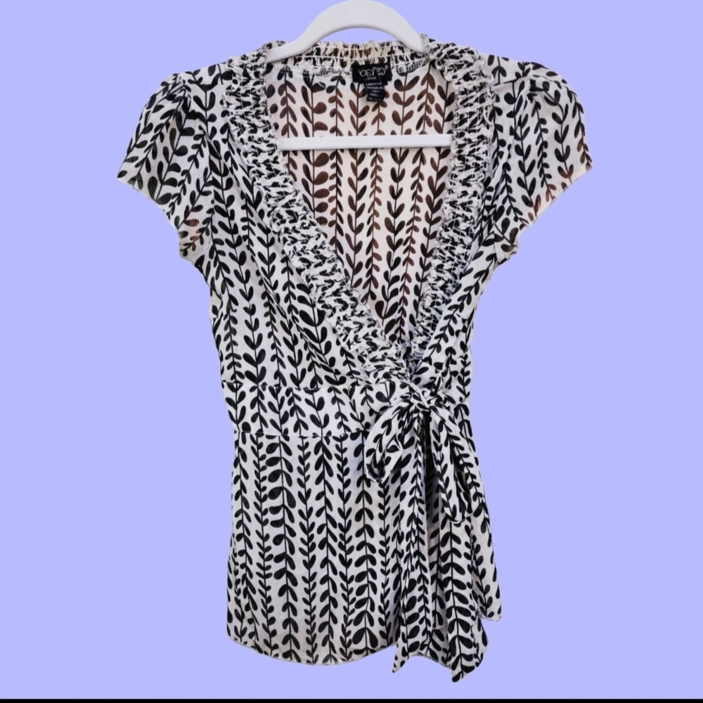 Vintage Y2K Black and White Sheer Leaf Pattern Wrap Blouse Size S
